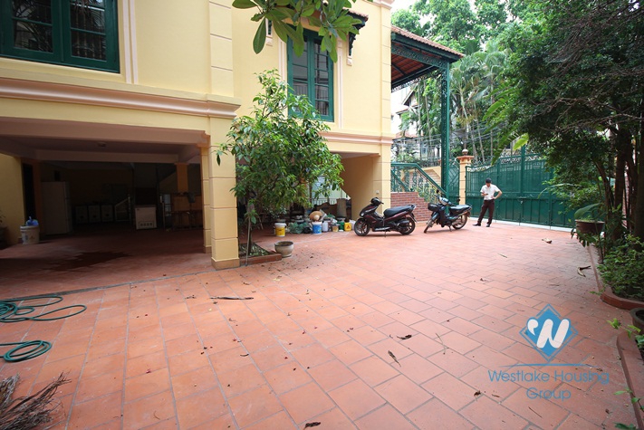 A huge house with 7 bedrooms and swimming pool for rent in Westlake, Tay Ho, Hanoi